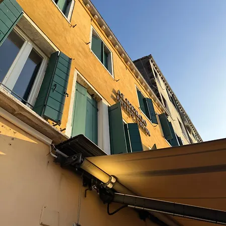 Experience Antico Capon Hotel Venedig
